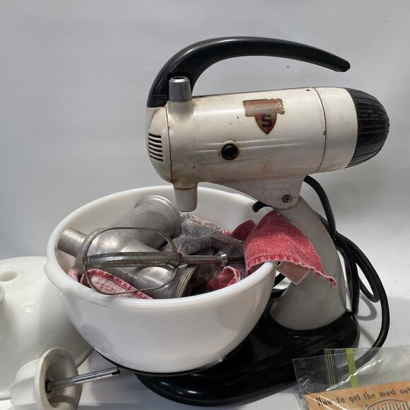 Vintage Sunbeam Automatic S Mixmaster Model 7B With Lots Of Accessories! - Picture 14 of 14